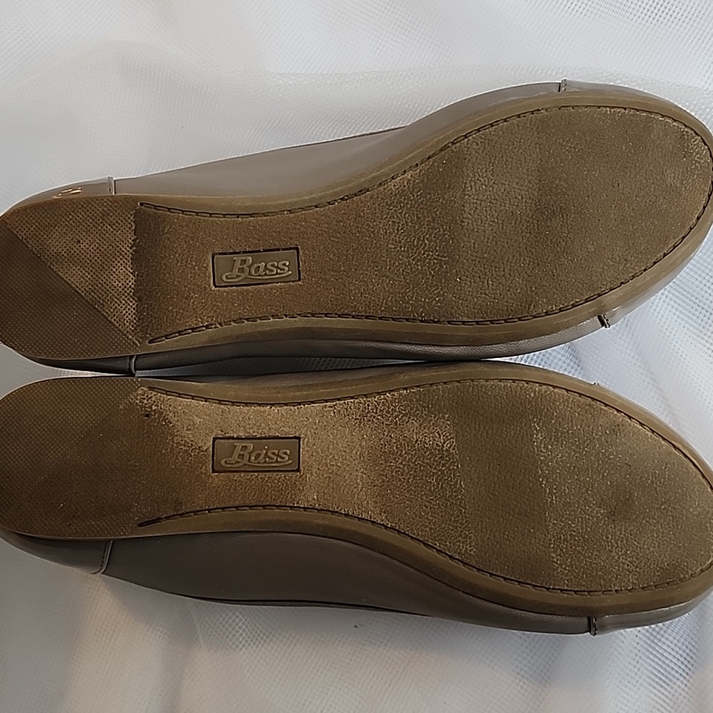 G.H. Bass & Co. Taupe Patent Ballet Flats - Picture 5 of 6